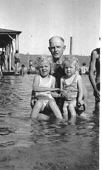 Carl and his girls  Betty 4 and Leora 2  at Lake Samamish near their home in Washington