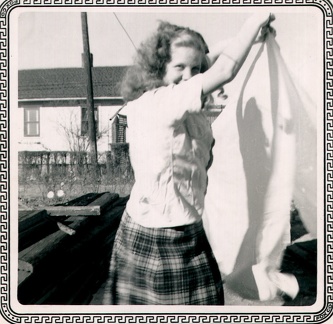 leora at clothesline jan 1950